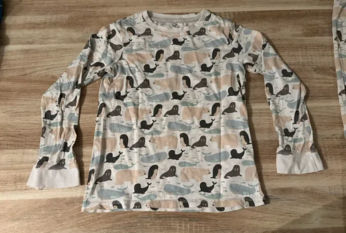 2 pyjamas 6-7ans - photo numéro 5