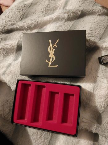 Boite pour ranger ses rouge à levre