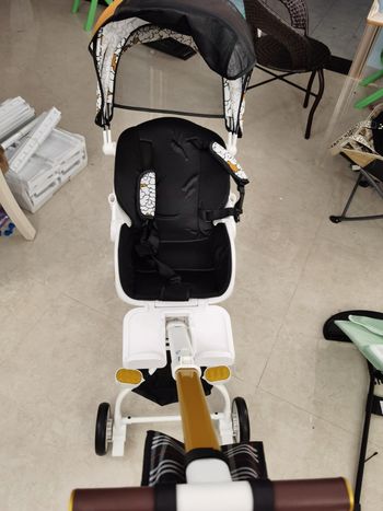 Poussettes qui peuvent être pliées pour être rangées