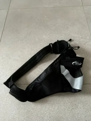 Sac à bandoulière noir I run tech, très bon état 45x15cm