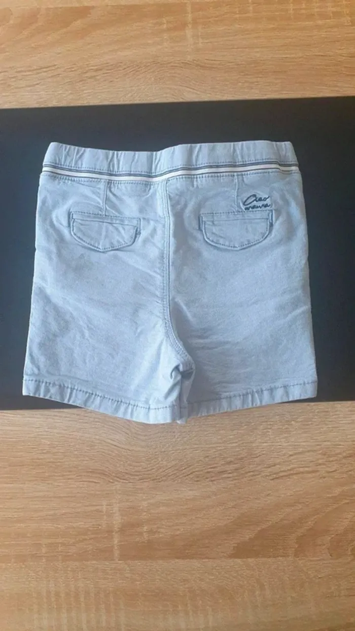 Short 23 mois - photo numéro 2