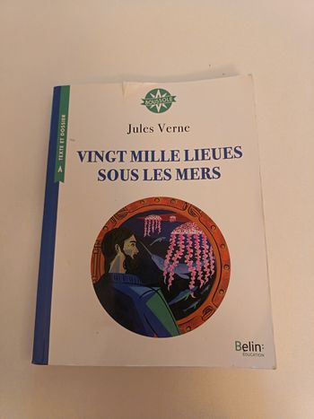 Livre " Vingt mille lieues sous les mers"