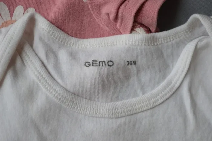 Lot 4 bodies Gémo fille 3 ans / 98 cm coton - photo numéro 4