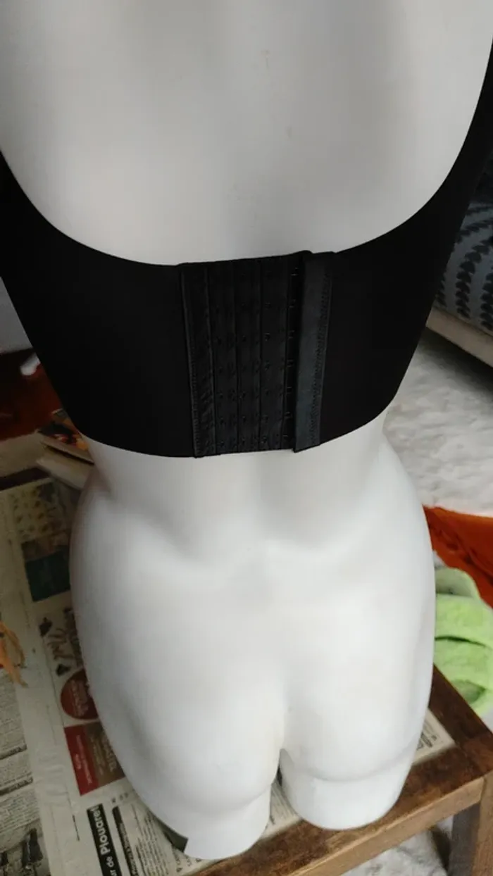 Soutien gorge brassière noir en nylon polyamide invisible - photo numéro 5