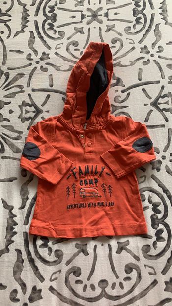 T-shirt manches longues à capuche