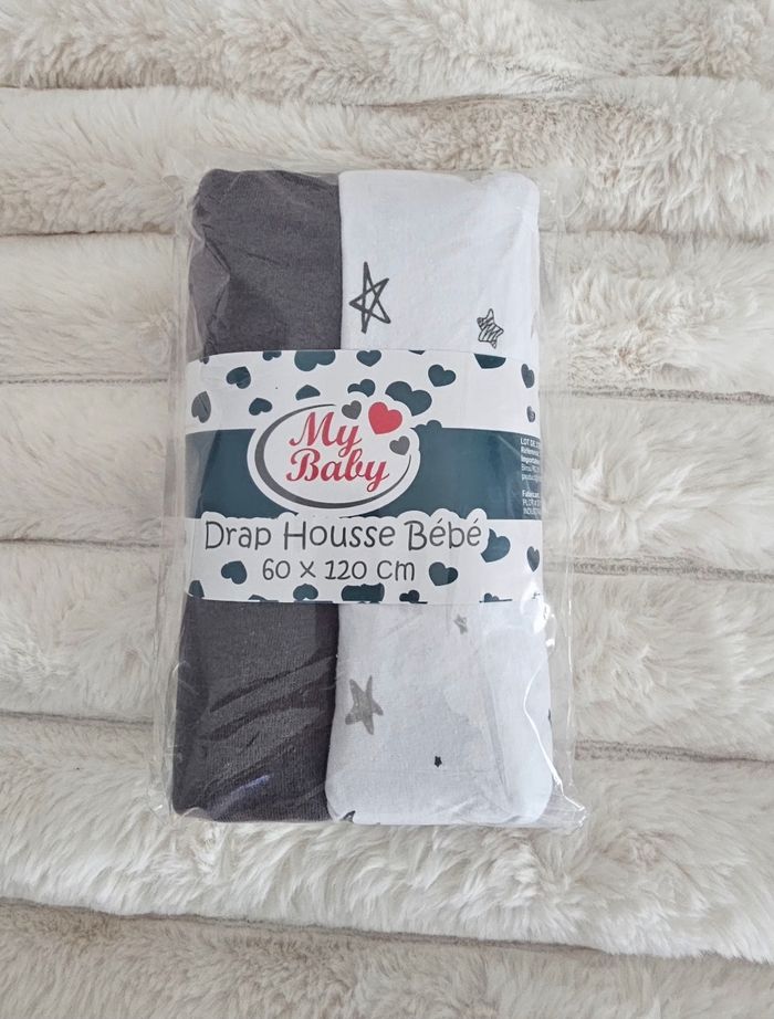 Lot de 2 draps housses pour lit bebe 100%coton 60×120cm Neuf.