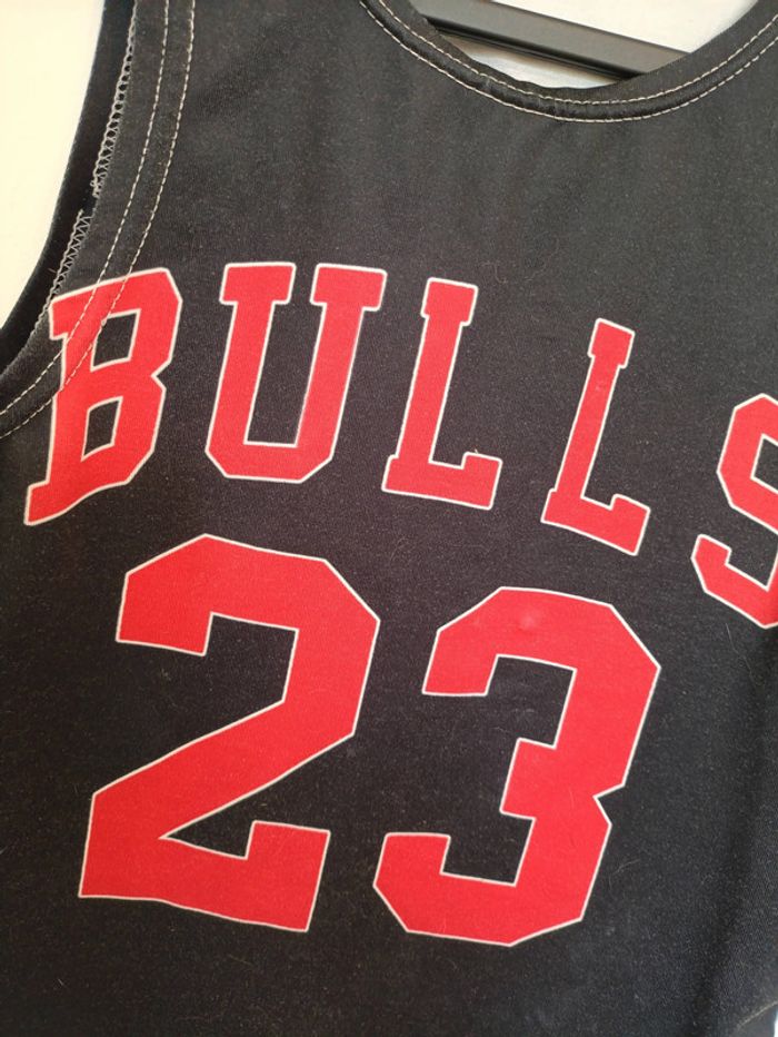 Crop top Bulls 23 noir et rouge vintage - photo numéro 2