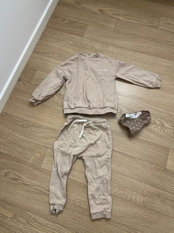 Ensemble +. Culotte zara neuve 3 ans tres bonne etat
