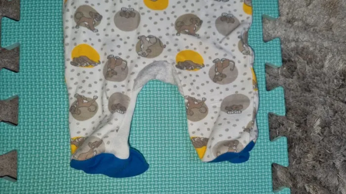 Pyjama léger le roi lion 1 mois en bon état - photo numéro 10