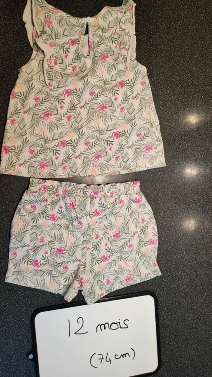 t-shirt + short taille 12 mois - photo numéro 3