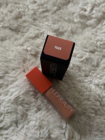 Correcteur Huda Beauty neuf jamais utilisé