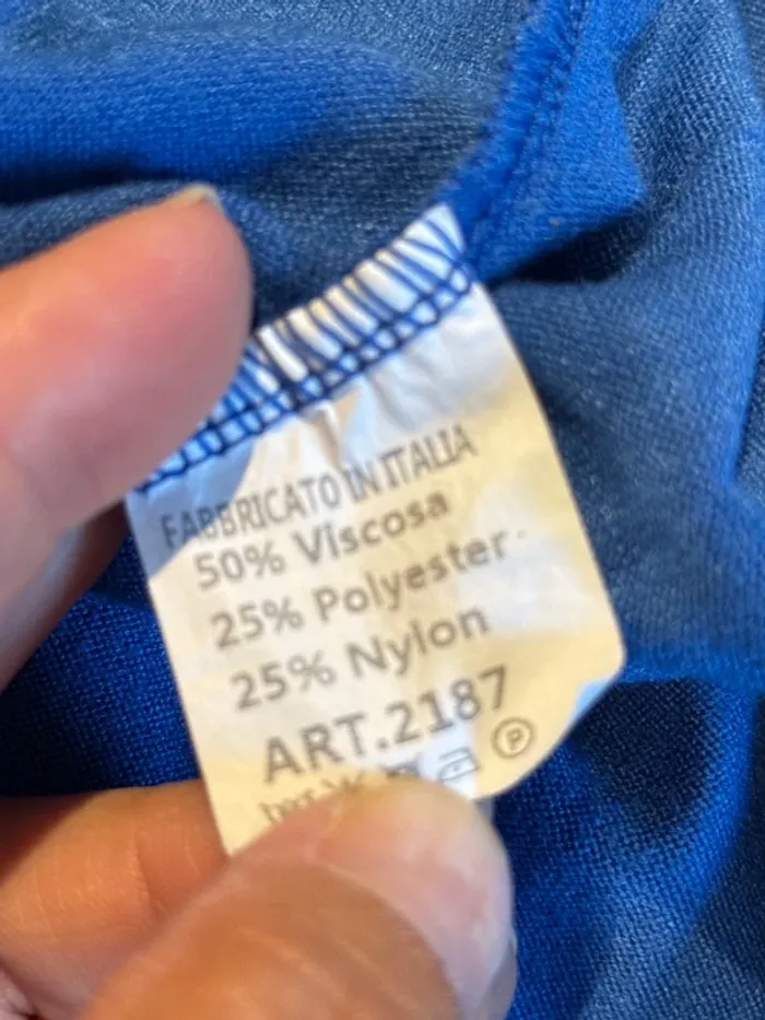 Très beau pull tout doux avec ourson devant - photo numéro 5