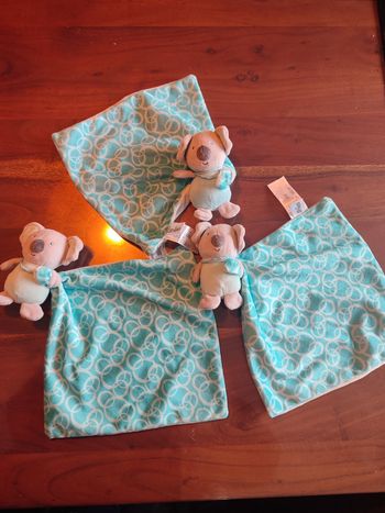 Doudou carré koala bleu