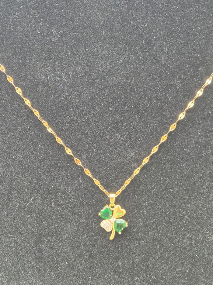 Jolie collier femme avec trèfle - photo numéro 3