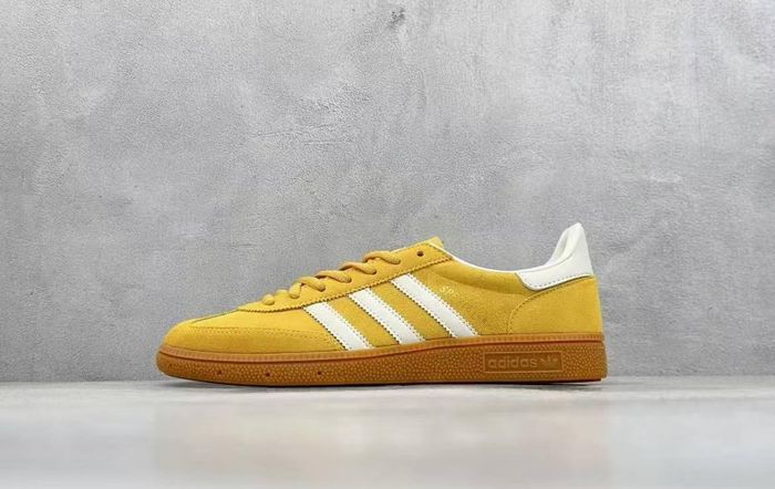 Baskets Adidas taille 42