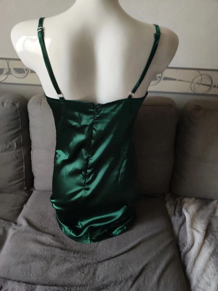 Robe effet satin vert - photo numéro 2