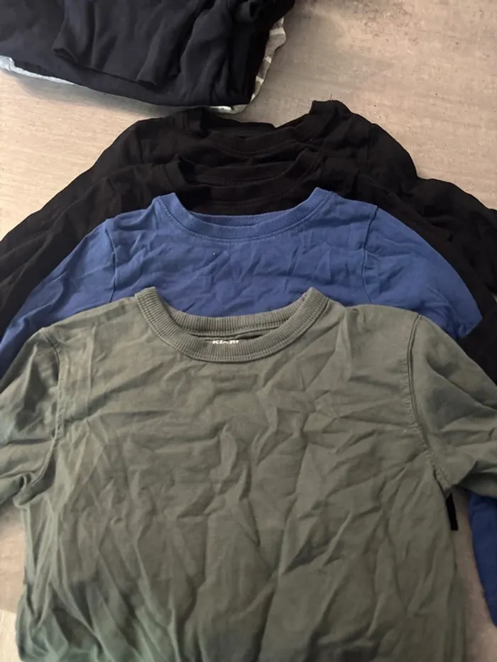 Lot 3 col roulé et 4 teeshirts manches longues 3 ans - photo numéro 2