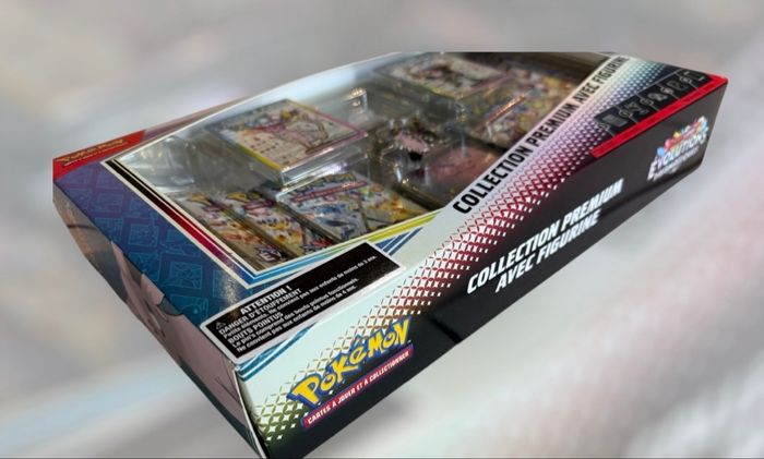 Coffret Premium Pokémon Écarlate et Violet avec figurine - Évolutions Prismatiques 8.5 MENTALI & NOCTALI — ÉVOLUTIONS PRISMATIQUES 17 Sortie officielle : 10 octobre 2025 - photo numéro 9