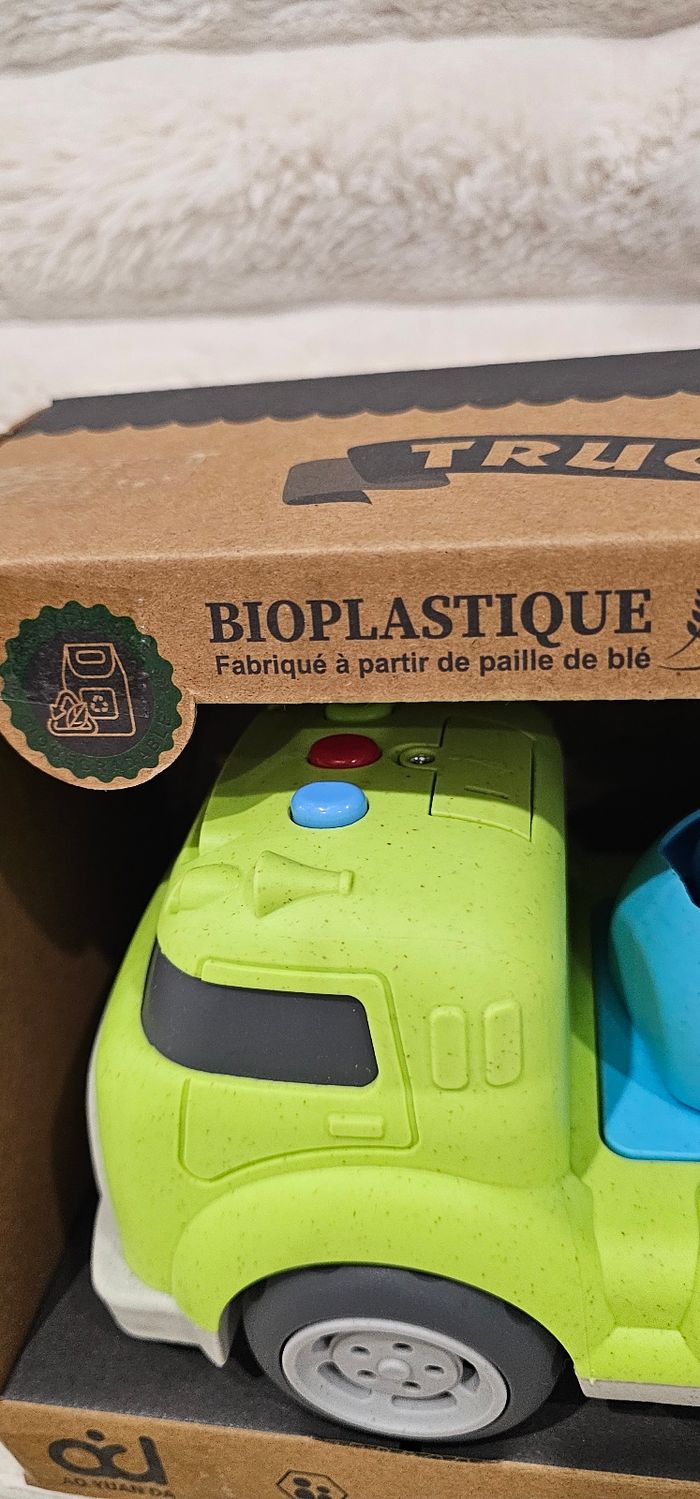 Camion grue sonore en bioplastique Neuf - photo numéro 4