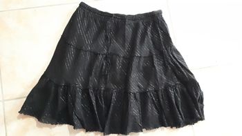 Jupe noire rayée argenté taille 38