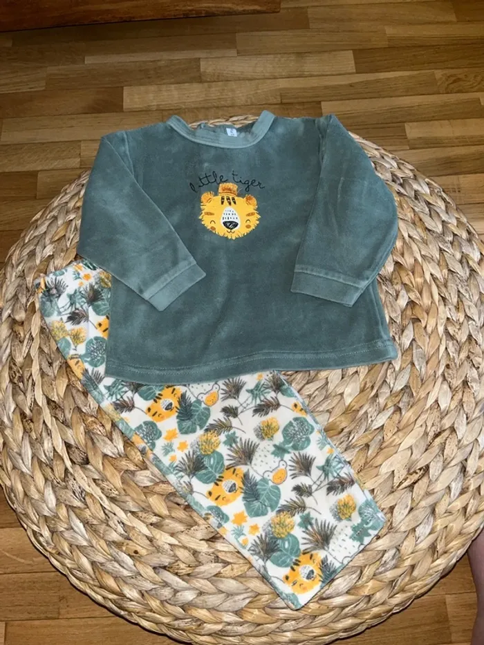 Pyjama tigre 18mois