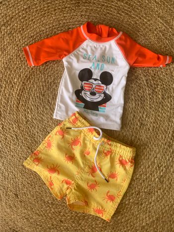 Ensemble maillot de bain taille 3/6 mois