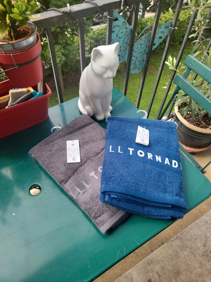 Lot de 2 draps de bain. Neufs. Soldes