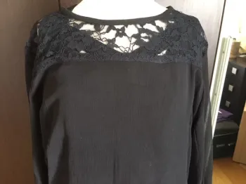 Chemisier noir à manches longues