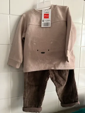 Ensemble bébé 12 mois NEUF avec étiquette, trop craquant !