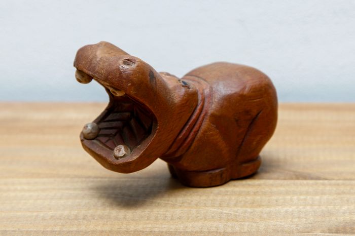 Hippopotame en bois - photo numéro 2