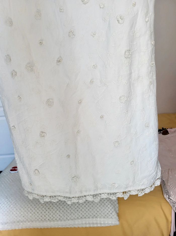 Robe 👗  zara brodée taille L - photo numéro 6