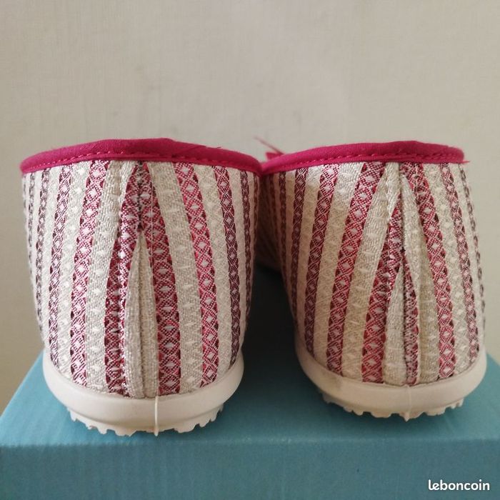 Chaussons femme Neuf Pointure 40 - photo numéro 4