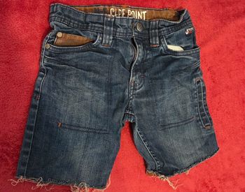 Short T.8 ans