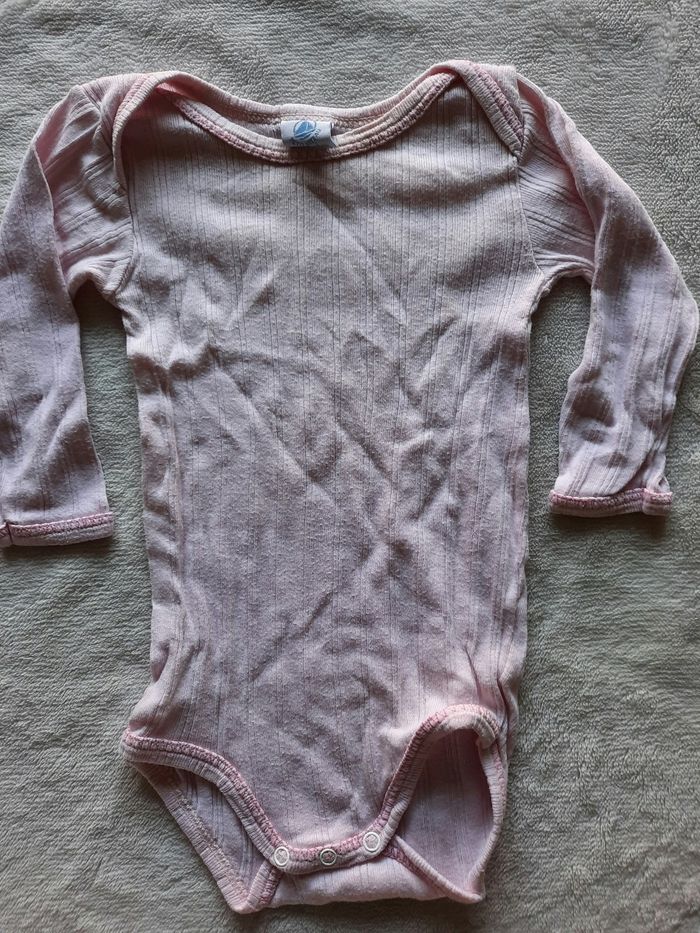 Lots body fille 6 mois - photo numéro 6