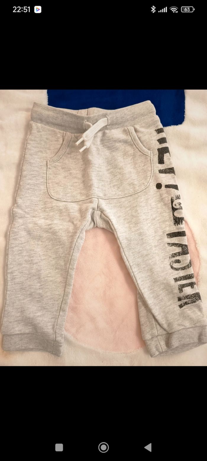 Lot joggings taille 12 mois - photo numéro 4