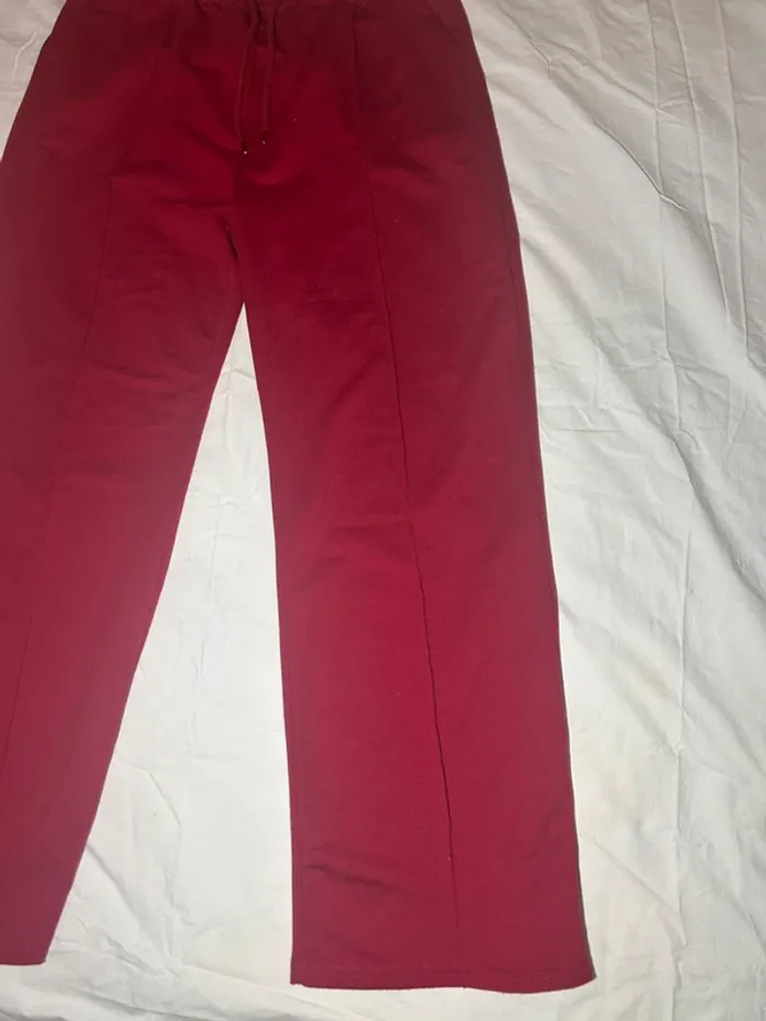 Pantalon rouge - photo numéro 3