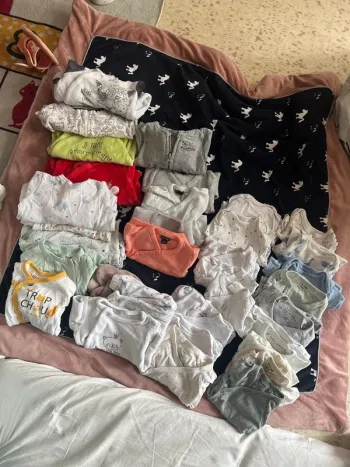 Lot vêtements bébé