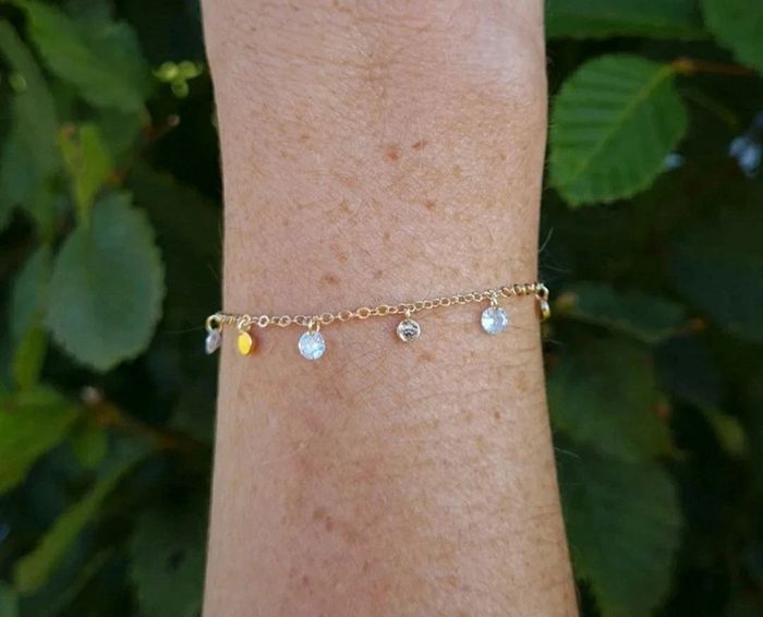 Bracelet fin à pampilles en plaqué or et oxydes de zirconium neuf