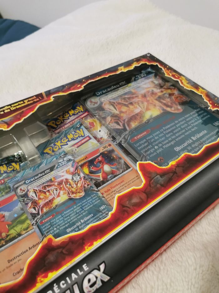 Coffret Dracaufeu ex Pokémon 5 boosters - photo numéro 3