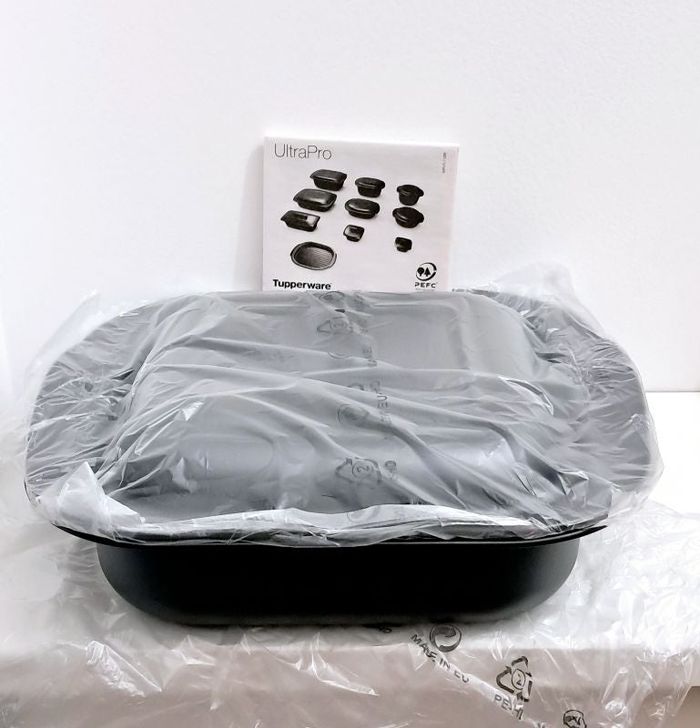 Ultrapro 2L Tupperware