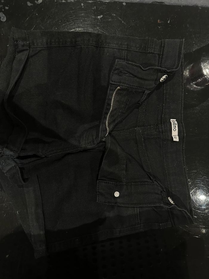 Lot de 4 pantalons et 2 shorts taille 12 ans - photo numéro 2