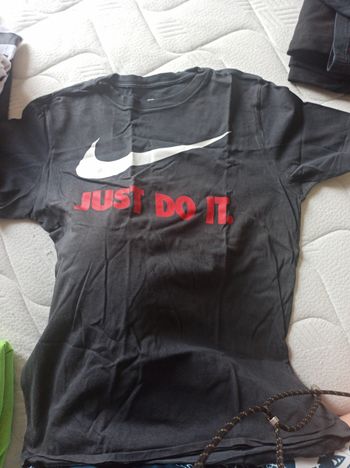 Tee shirt