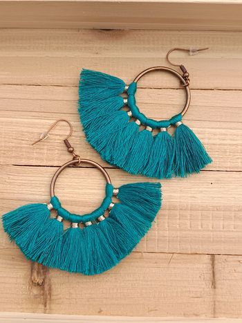 Boucles d'oreilles bohèmes pompons bleu