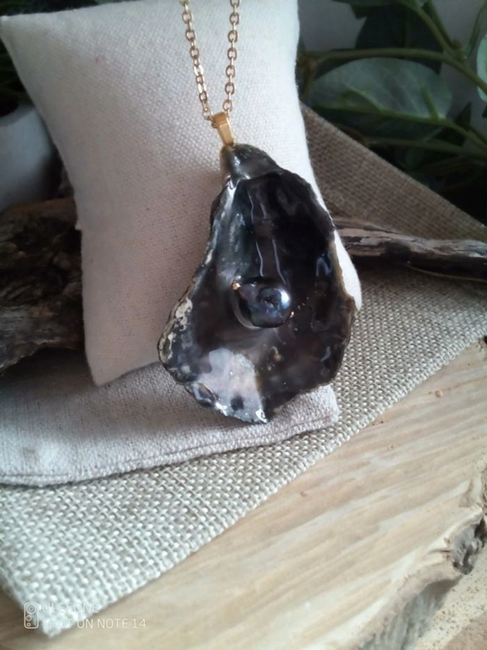 Collier véritables coquille d'huître à nacre grise + perle de culture d'eau