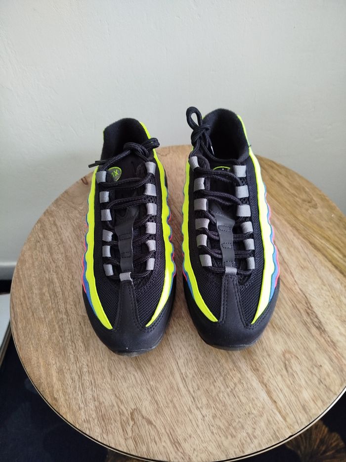 Baskets Nike T 36,5 - photo numéro 5