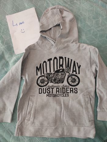 Pull à capuche