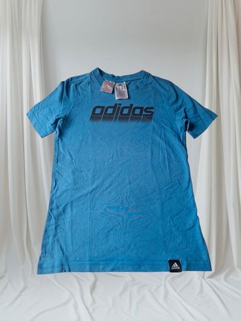 Tee-shirt adidas 🤪