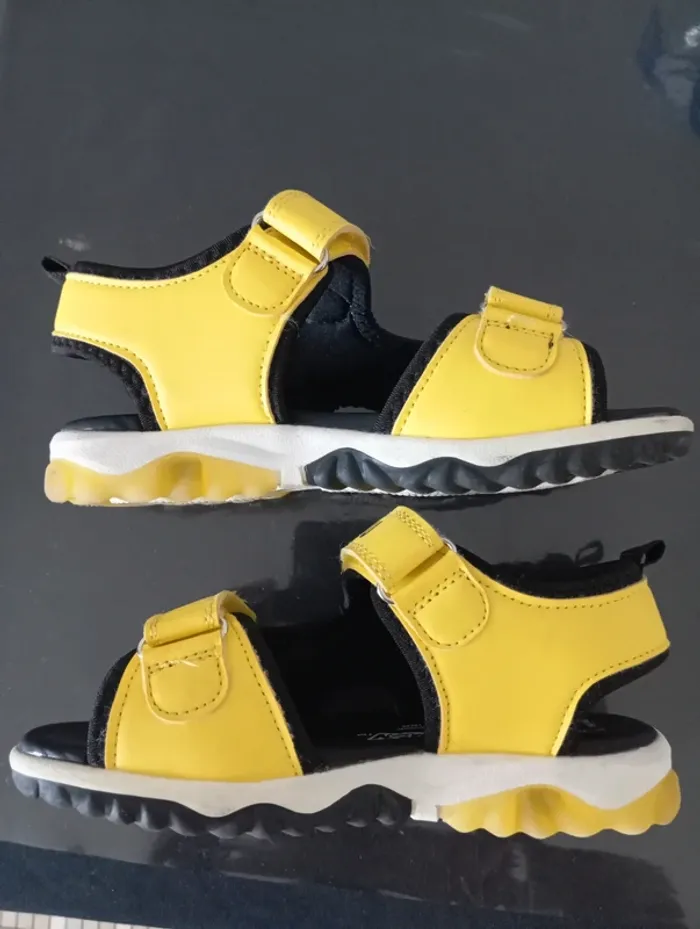 Sandale Pikachu - photo numéro 4