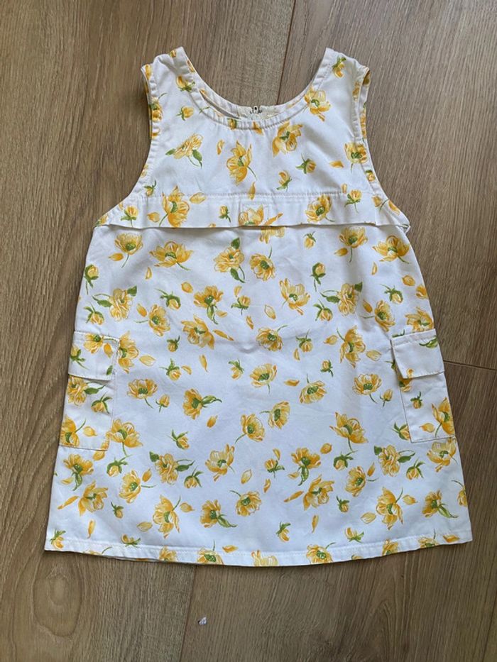 Robe vintage bébé fille avec fleurs