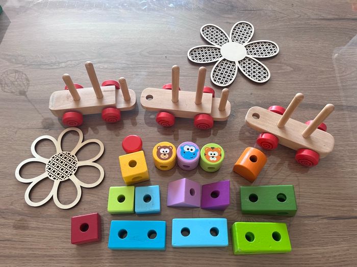 Train en bois à empiler - photo numéro 3